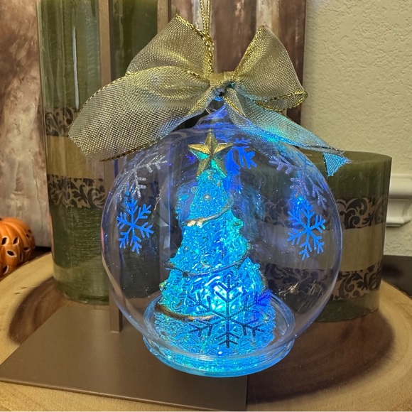 NWT- Lenox Light Up Wonder Ball Christmas Tree Ornament That Changes Color 4.75” - Picture 3 of 9